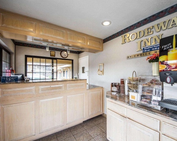Rodeway Inn Monterey Near Fairgrounds Main image